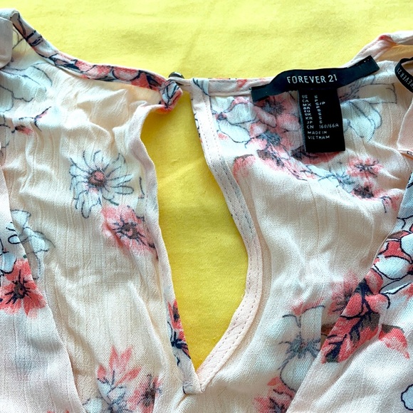Forever 21 deep V floral jumpsuit - Picture 4 of 4